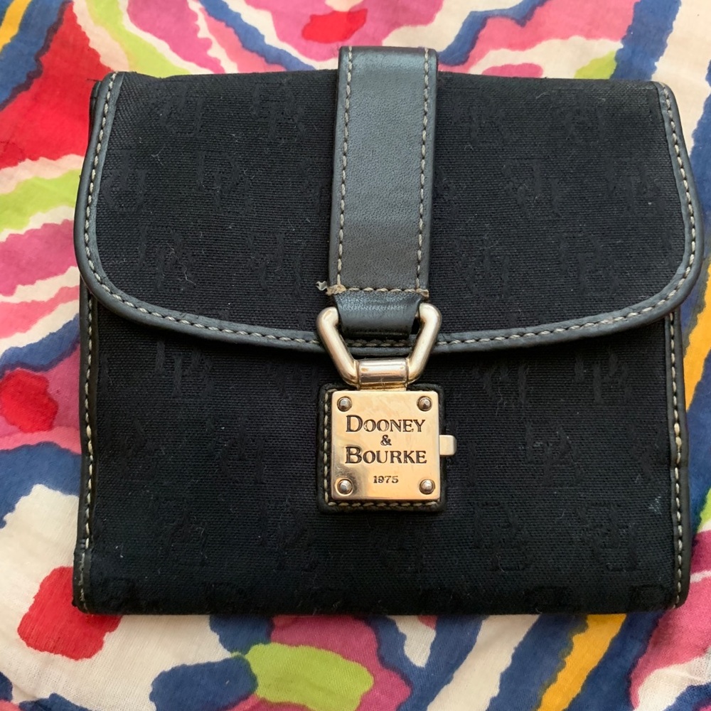 Dooney & Bourke wallet